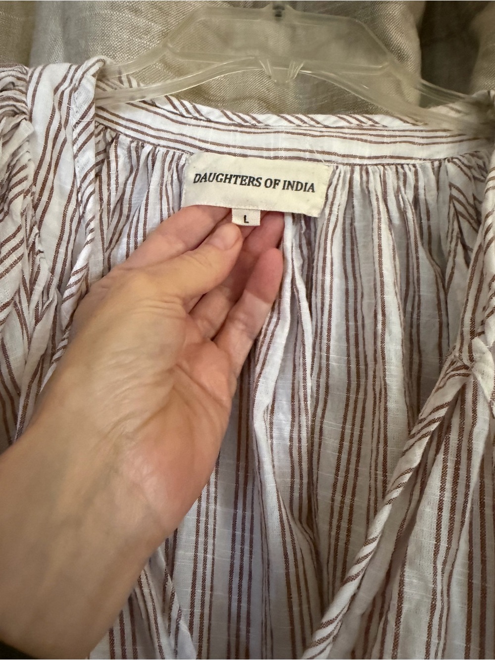 Daughters of India Poet Blouse in Vanilla - Picture 10 of 12